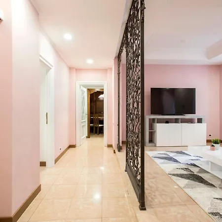 Appia Luxe - A Poche Fermate Del Centro
