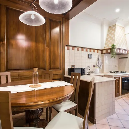 Appia Luxe - A Poche Fermate Del Centro Apartmán
