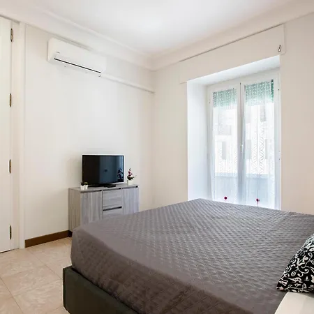 Appia Luxe - A Poche Fermate Del Centro 아파트