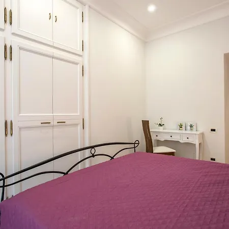 Appia Luxe - A Poche Fermate Del Centro Apartmán