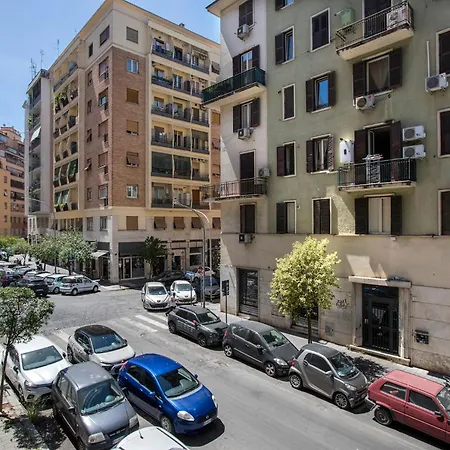 Appia Luxe - A Poche Fermate Del Centro