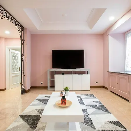 Appia Luxe - A Poche Fermate Del Centro