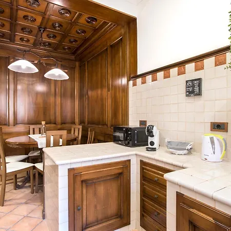 Appia Luxe - A Poche Fermate Del Centro * 罗马