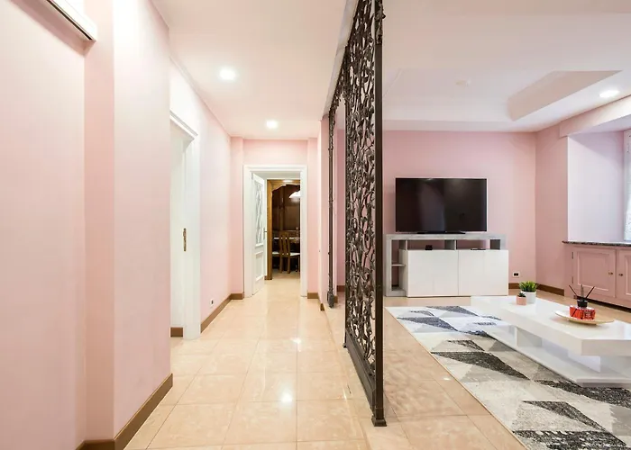 Appia Luxe - A Poche Fermate Del Centro