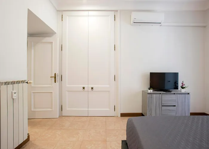 Appia Luxe - A Poche Fermate Del Centro Lägenhet *