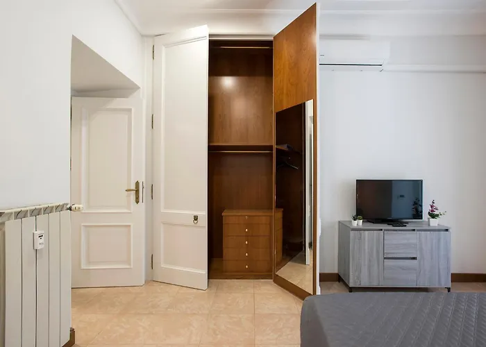 Lägenhet Appia Luxe - A Poche Fermate Del Centro Rom