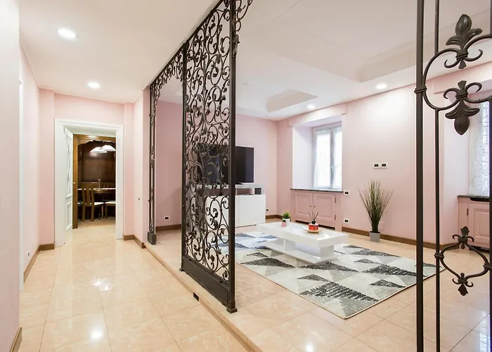 Lägenhet Appia Luxe - A Poche Fermate Del Centro