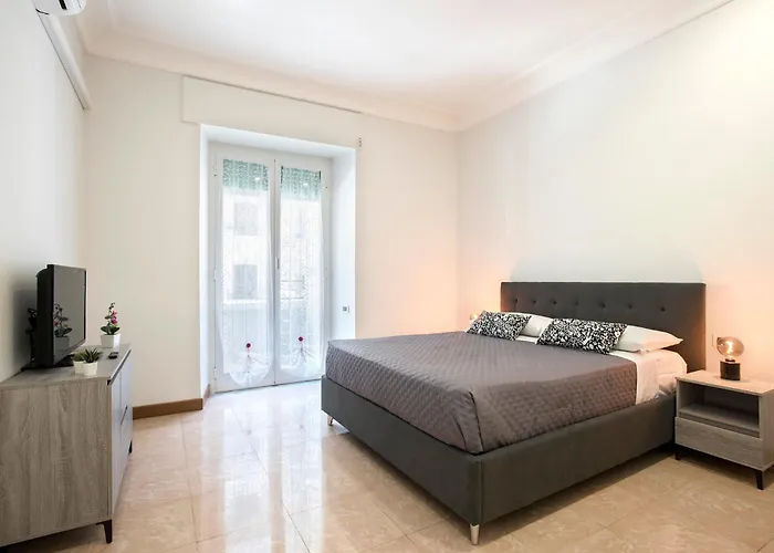 Appia Luxe - A Poche Fermate Del Centro Lägenhet *