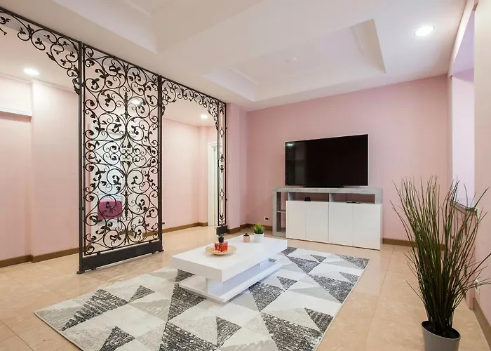 Lägenhet Appia Luxe - A Poche Fermate Del Centro