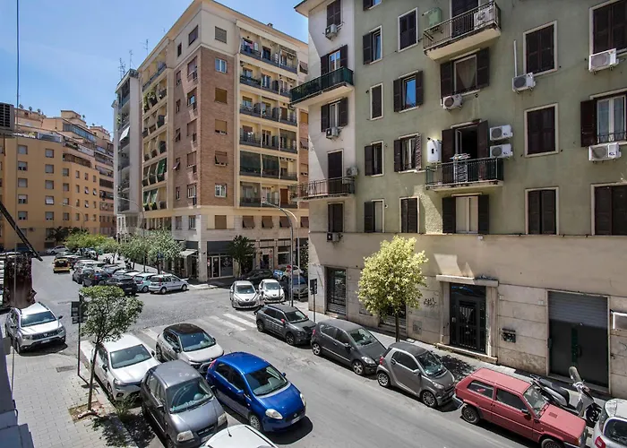 Appia Luxe - A Poche Fermate Del Centro