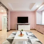 Appia Luxe - A Poche Fermate Del Centro