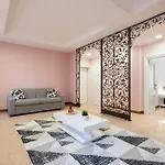 Appia Luxe - A Poche Fermate Del Centro * Roma